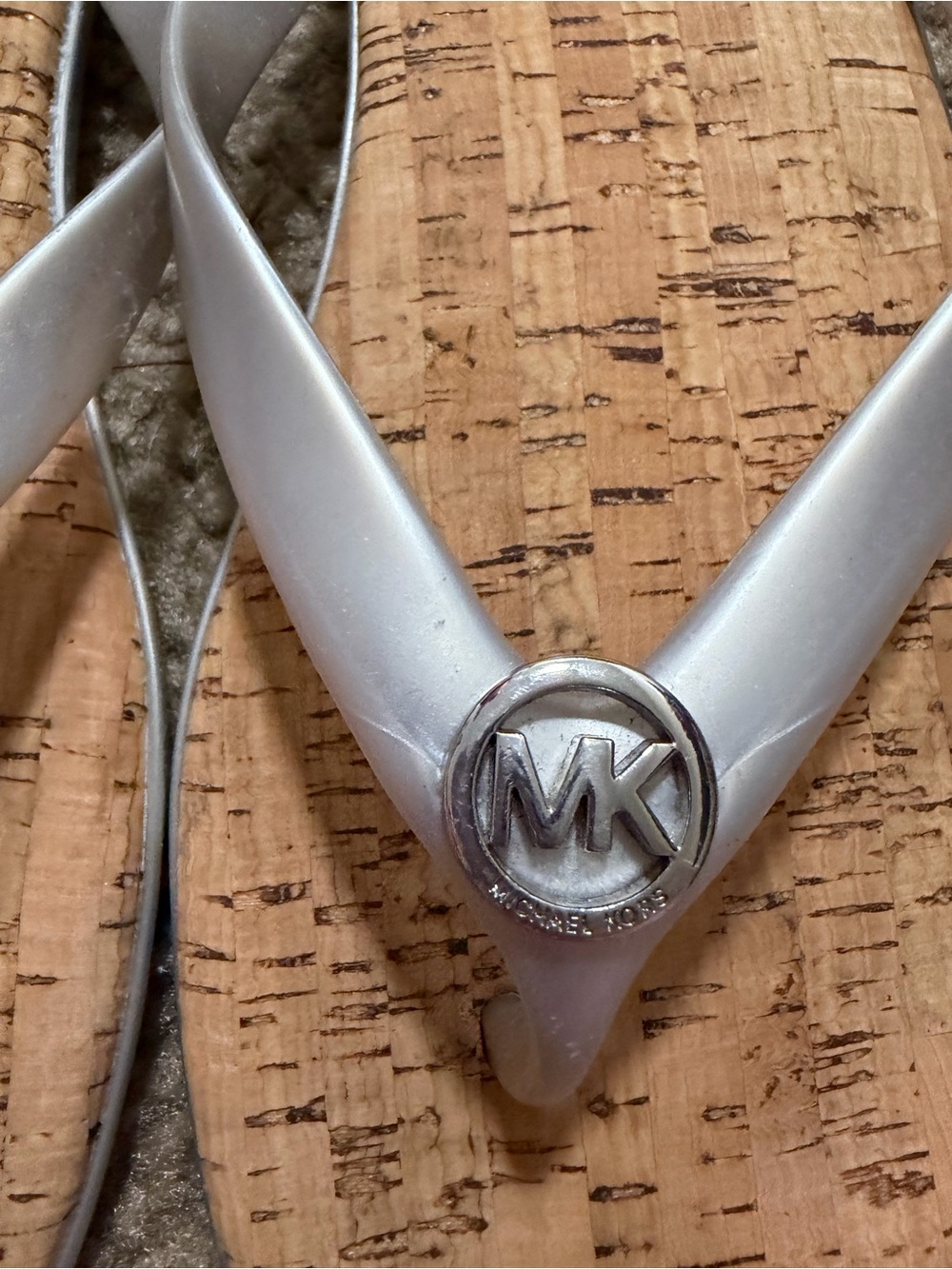 Michael Kors Silver Metallic MK Logo Cork-Print Flip Flops - Picture 2 of 3